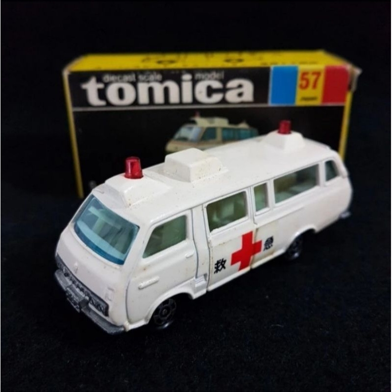 Tomica Black Box 57 Toyota Hiace Ambulance