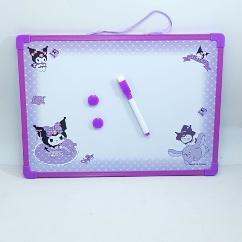 

Papan Tulis White Board Anak/Papan tulis 1Sisi Motif Kuromi 6219 Sedang