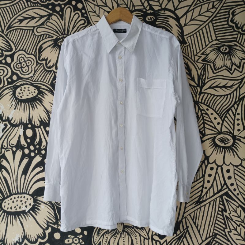 kemeja putih Christian dior