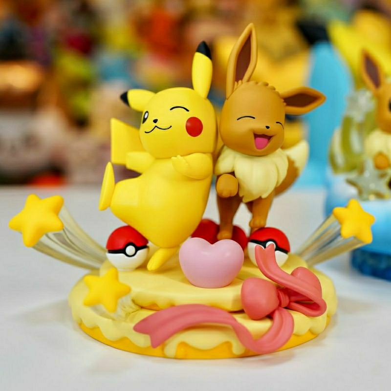 Action Figure Pikachu & Evee Pokemon Series Punism