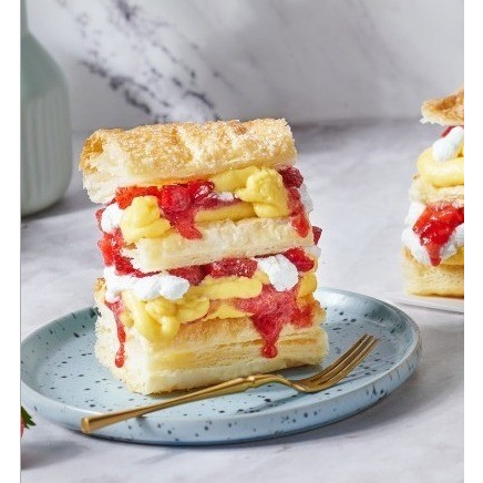 

Strawberry Strudel Slice - Corica Pastries