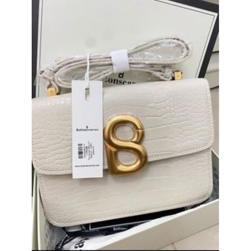 Audrey 2.0 Buttonscarves Medium