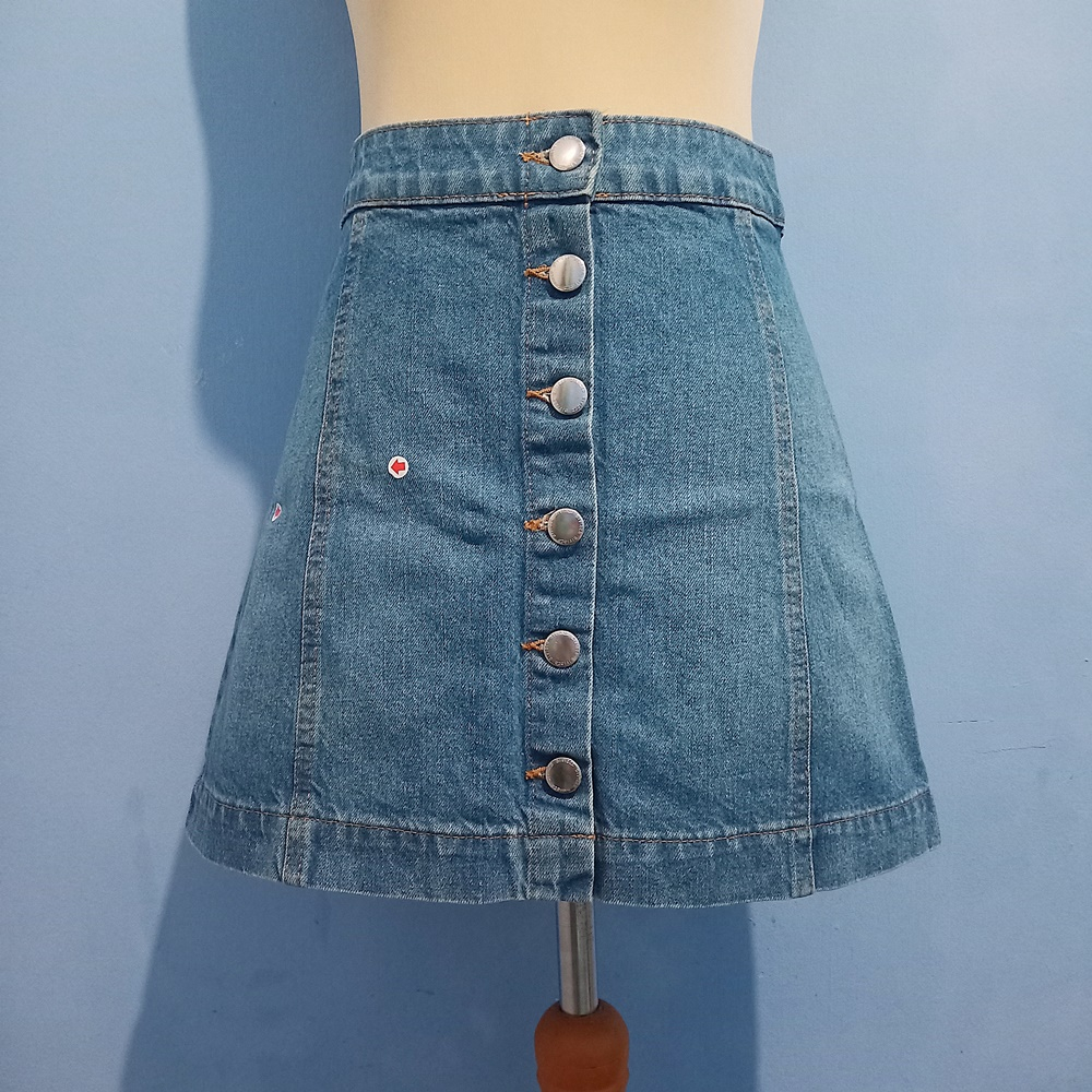 BJ017 H&M SKIRT JEANS rok pendek short wanita dewasa light blue biru denim fashion full kancing depa