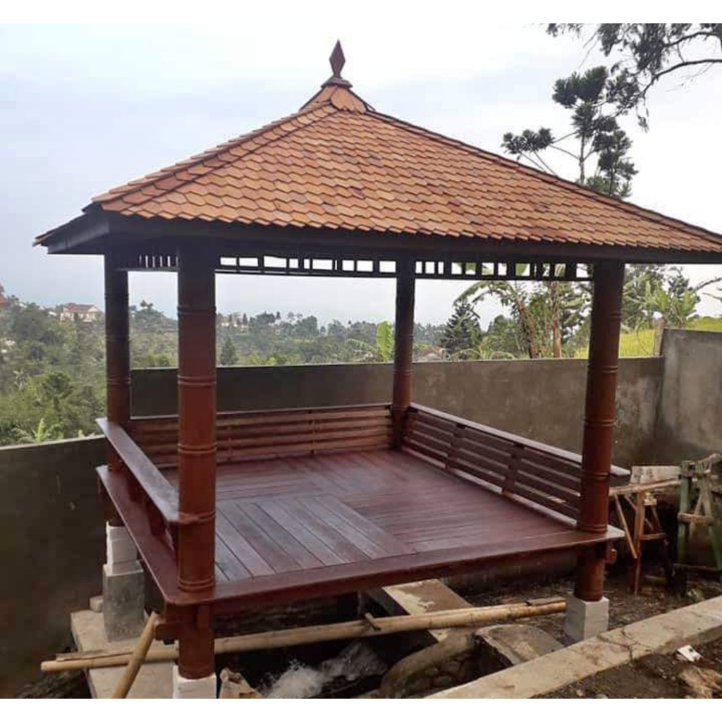 Gazebo Kayu Kelapa Tiang Motif Bambu Ukuran 3x3 Meter Atap Sirap Kayu Ulin