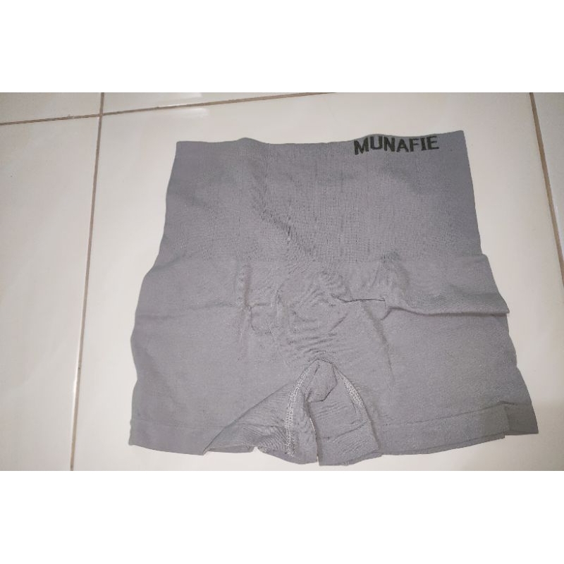 Celana Dalam korset MUNAFIE