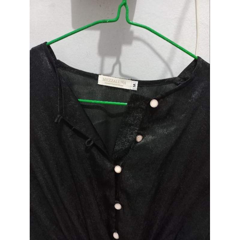 (preloved) FAYE BLOUSE by Mezzaluna Signature