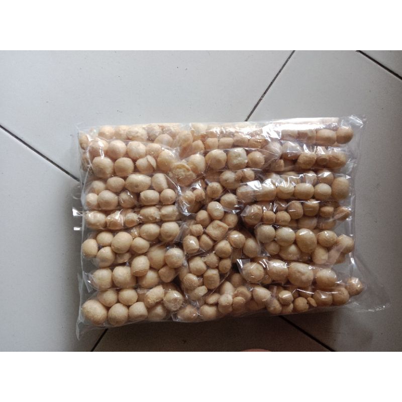 

cemilan makaroni kerang/cangkang keong/cemilan keong/cemilan kerang/tahu cimol/tahu bulat kecil/cemilan tahu bulat/cemilan tahu cimol/tahu cimol