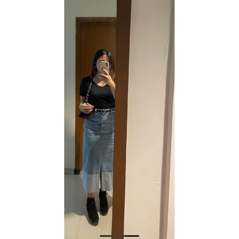 SLIT SKIRT ROK DENIM JEANS BELAH TENGAH BY WITH ISLA PRELOVED