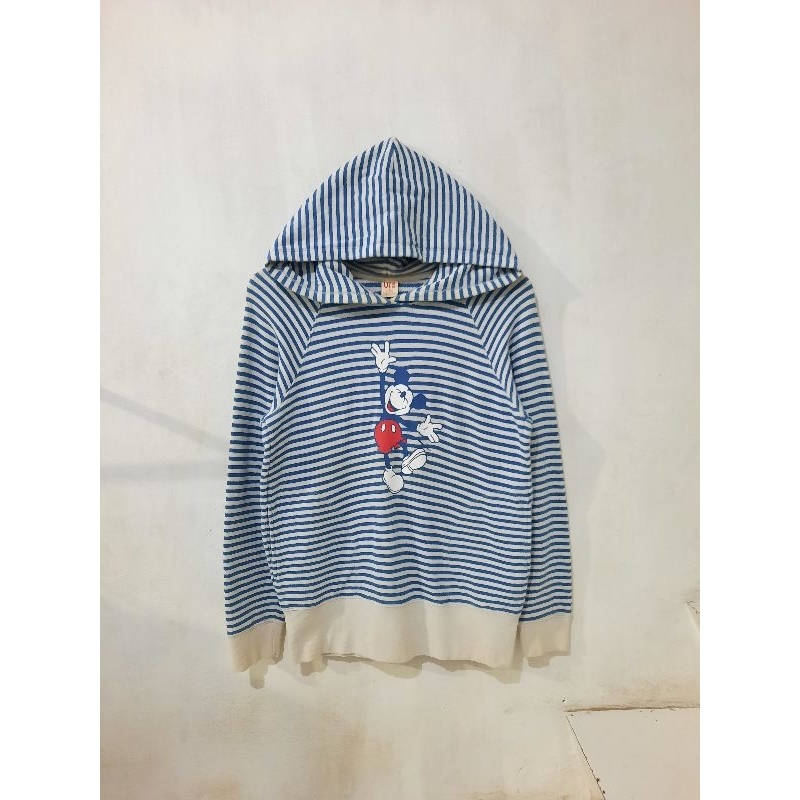 Hoodie Uniqlo UT x Disney preloved