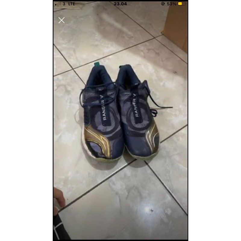 sepatu lining dan felet bekas masih bagus