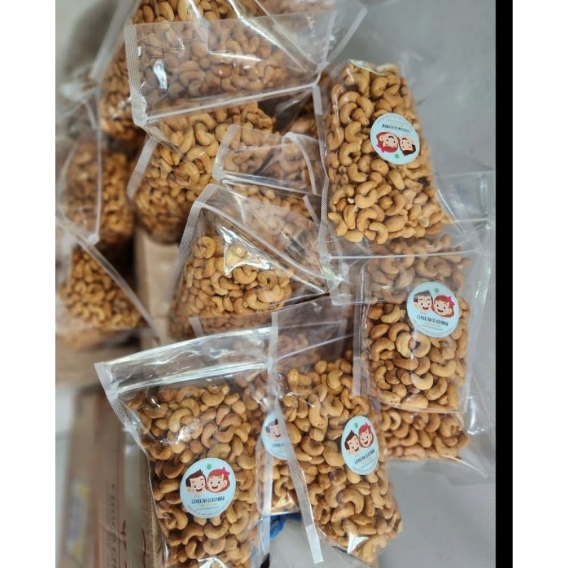 

Kacang mete premium