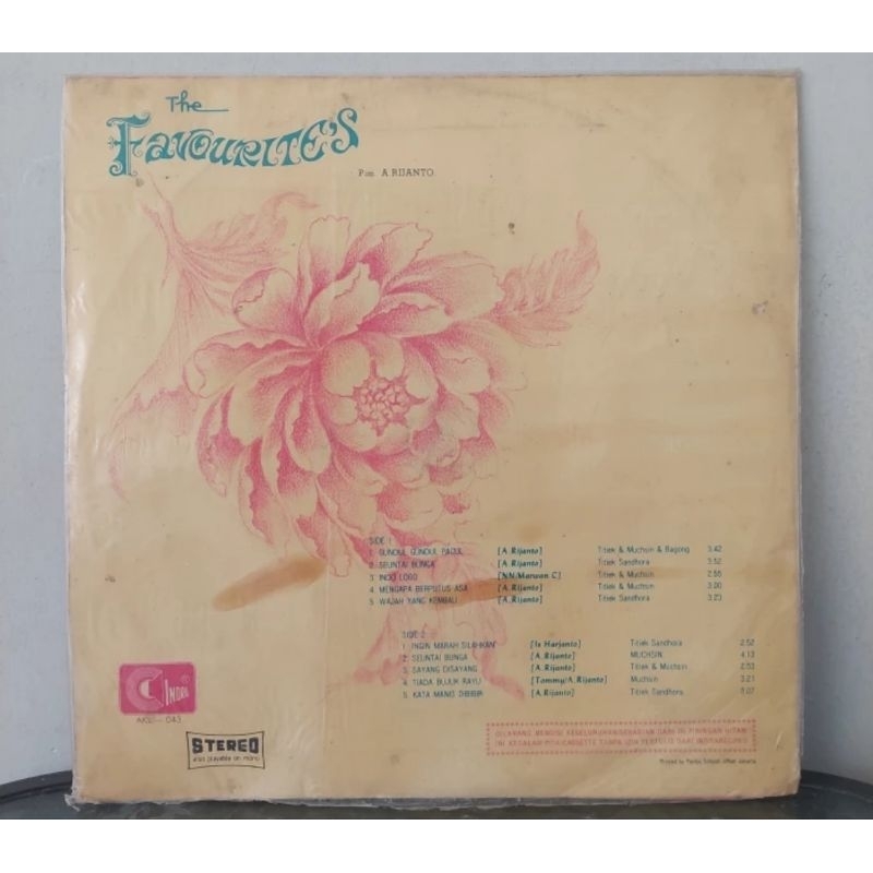 Vinyl Piringan Hitam 12 inch Titiek Sandhora&amp;Muchsin-Seuntai Bunga