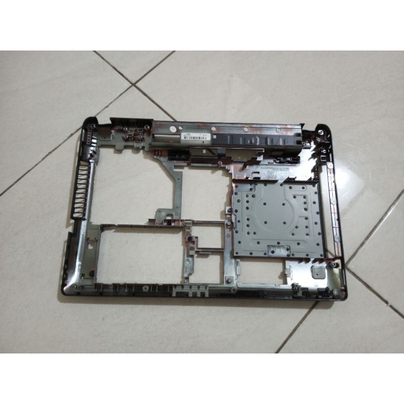 casing case bawah bottom lenovo ideapad y470 y471