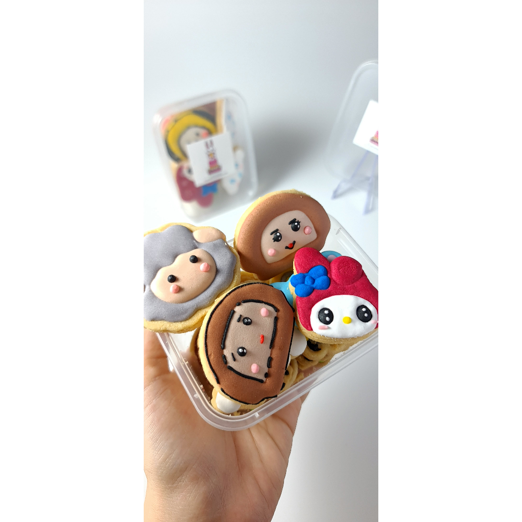 

cookies karakter set isi 50 cookies kue kering (tidak bisa request gambar)