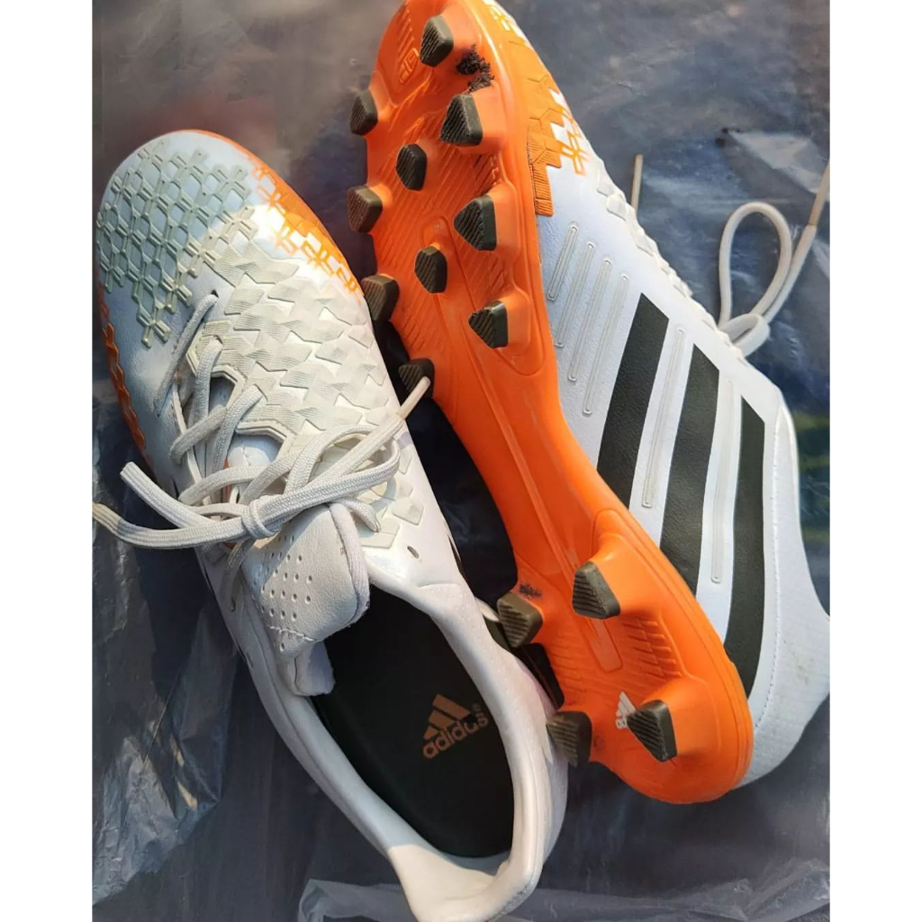 Sepatu bola-Sepatu bola second-Sepatu bola preloved-kasut bola second- boot bola second adidas preda