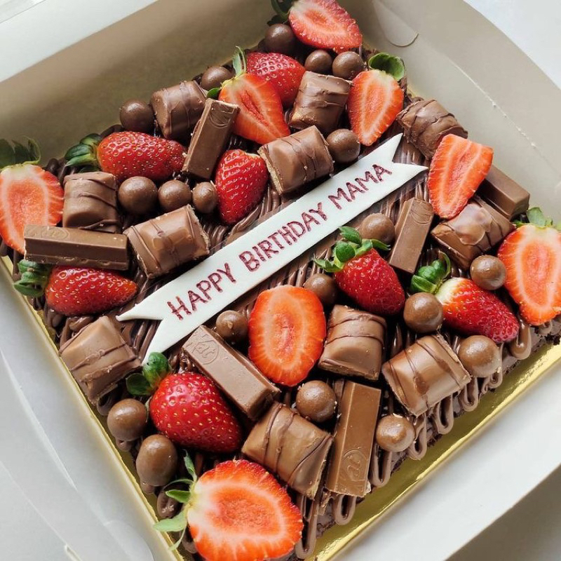 

BROWNIES BIRTHDAY CAKE by @CookingbyJuju