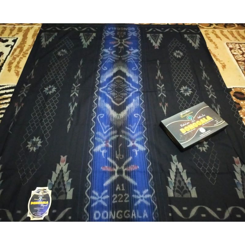 Sarung Donggala Hitam