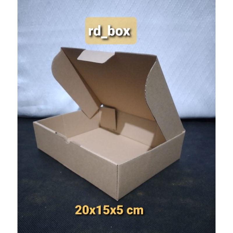 

kardus/box/dus 20x15x5 cm,box model pizza,kotak kado,box baju