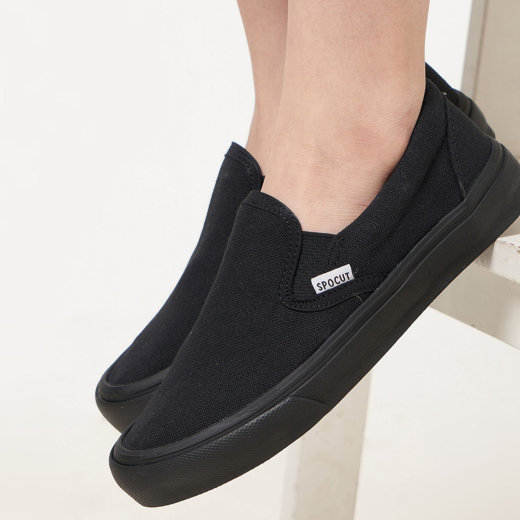 Sepatu SPOCUT Full Black Slip On