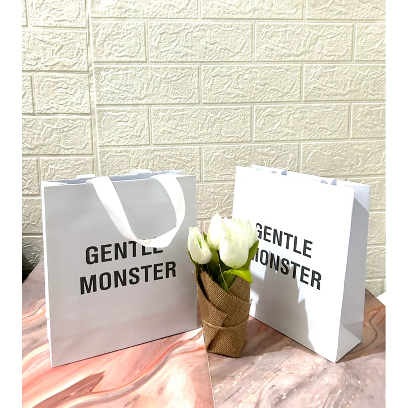 Paper Bag GENTLE MONSTER Muat Box Kacamata Paper Bag Pembungkus Kado