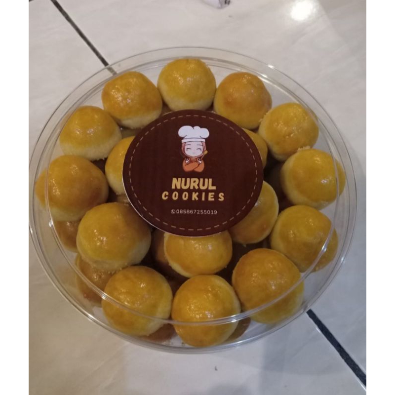 

Nastar isi selai nanas mama Nurul kemasan toples 500gr