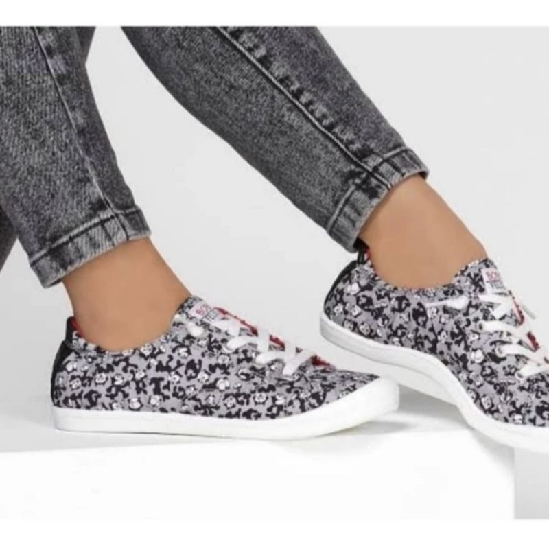 sepatu skechers bob felix