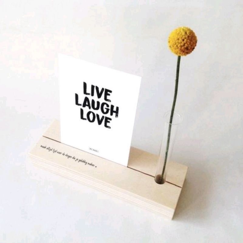 

stand foto akrilik name card dengan lubang bolpoin diametee lubang 1,5cm