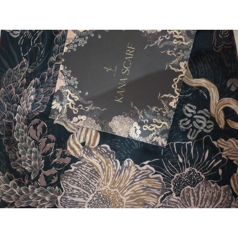 preloved wearning klamby Kana scraft