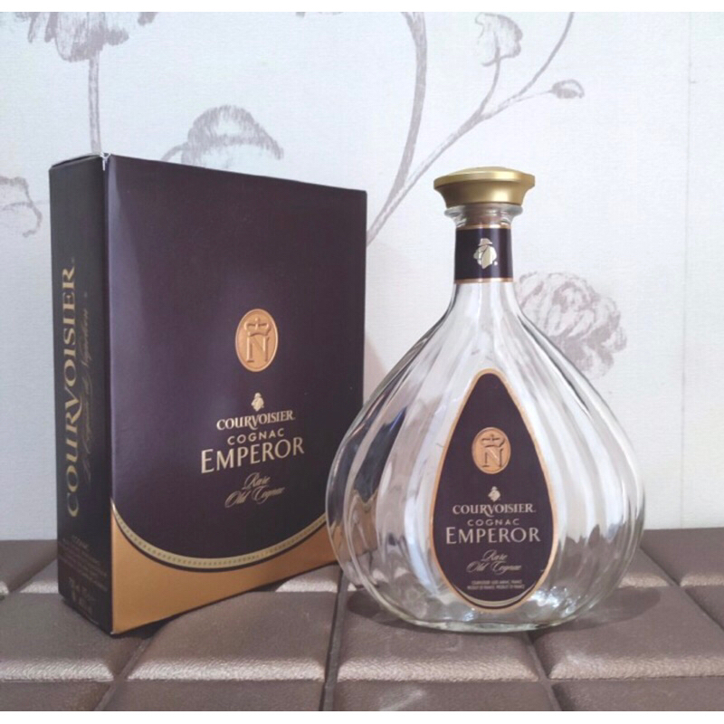 Botol bekas miras Courvoisier Emperor 700 ML Rare + Box