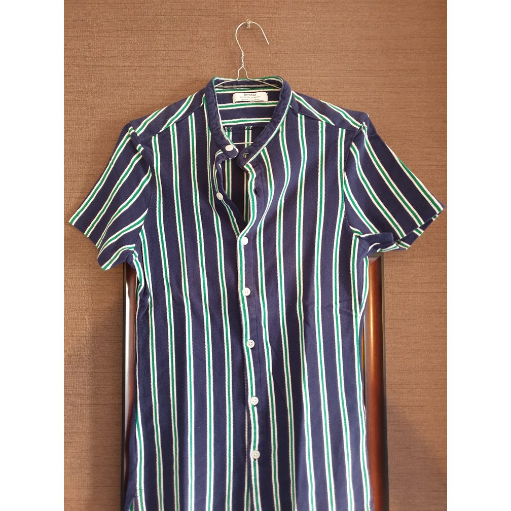 Kemeja Pria Bershka Kerah Shanghai (XS)