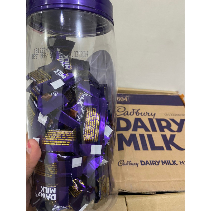 

Cadbury dairy milk isi 90