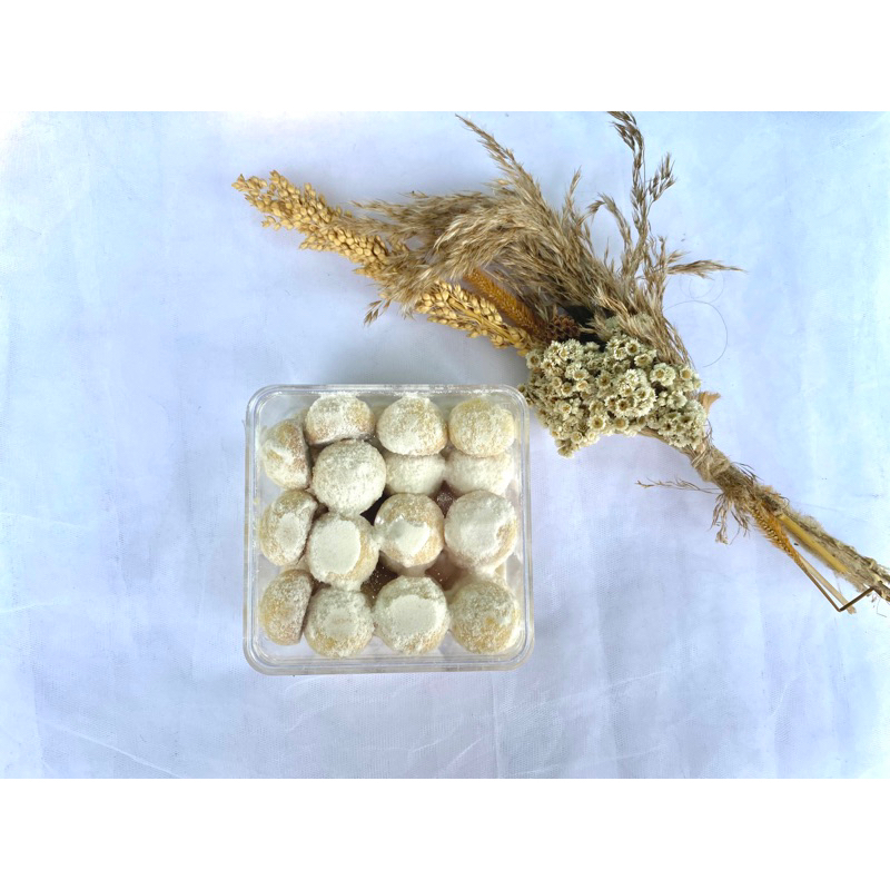 

Kue Putri Salju