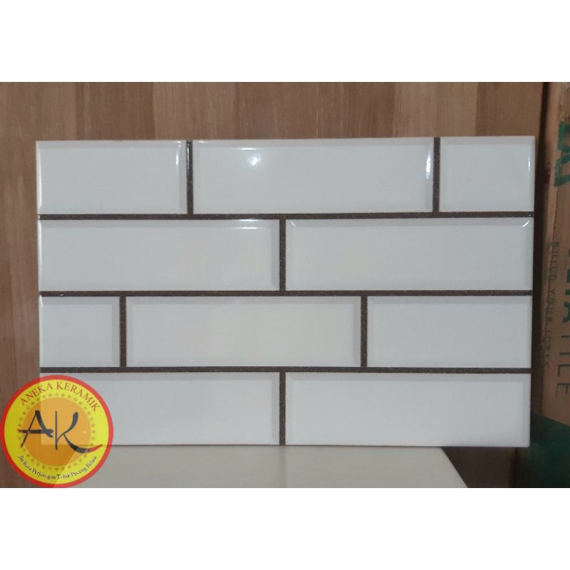 Keramik Dinding Motif Bevel Bata Putih Timbul Glossy 25x40 Casanova White