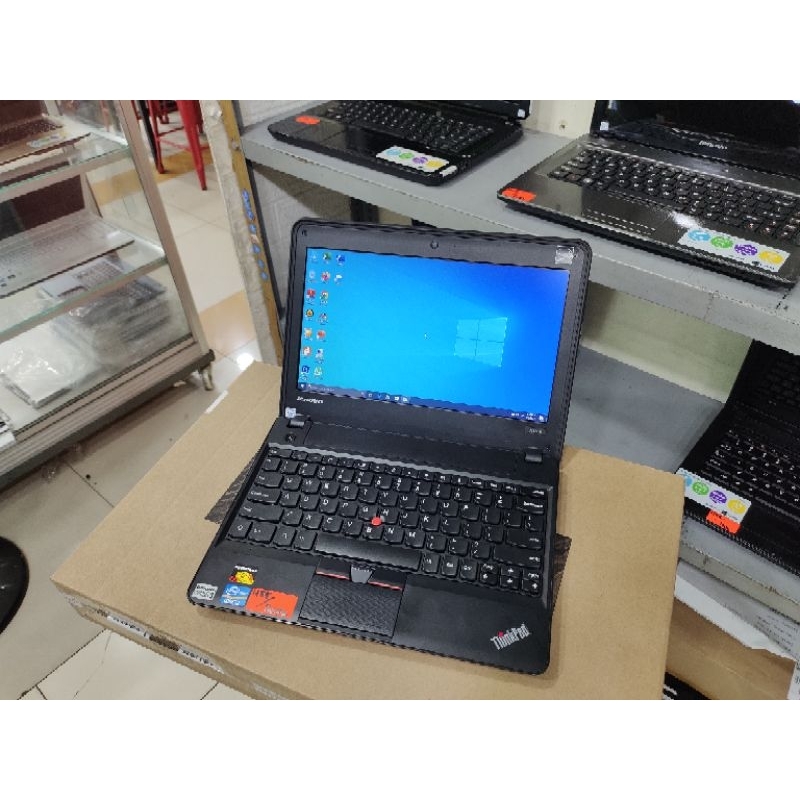 Notebook Lenovo ThinkPad X131e Core i3 RAM 4GB HDD 320GB Mulus