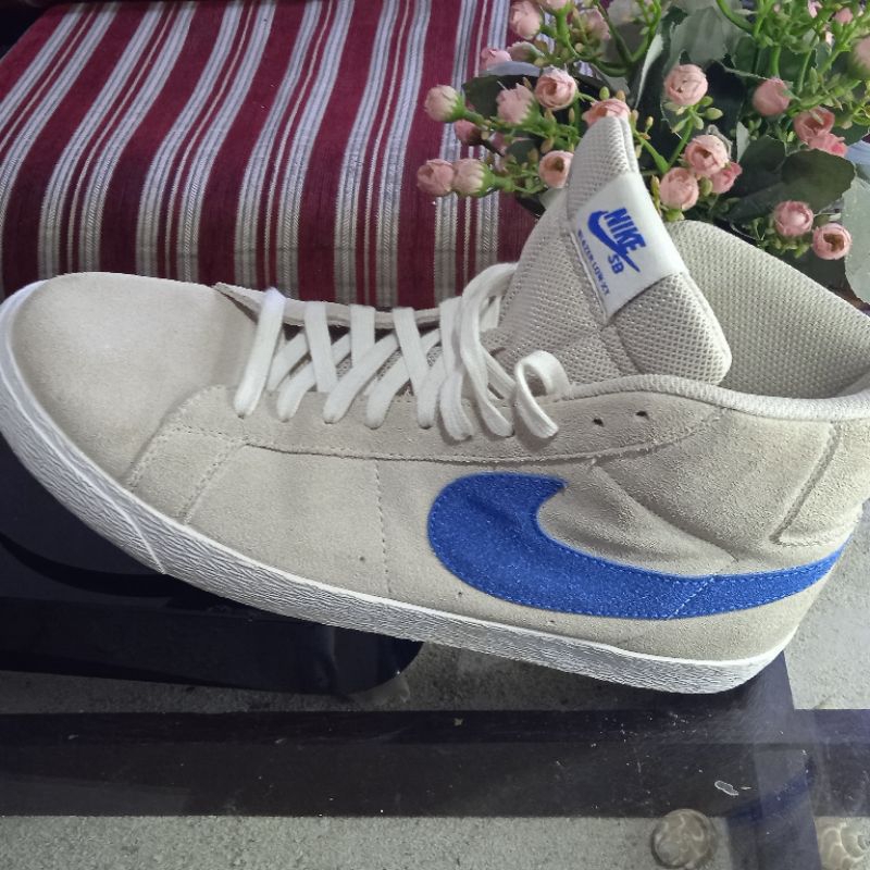 nike blazer mid