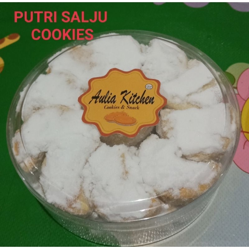 

PUTRI SALJU