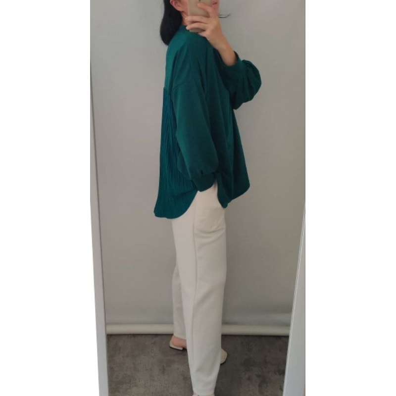 elora shirt/back pleats sweater