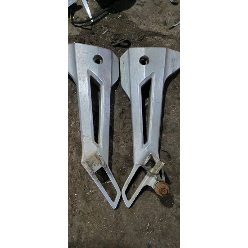 postep belakang / pijakan kaki belakang honda kirana