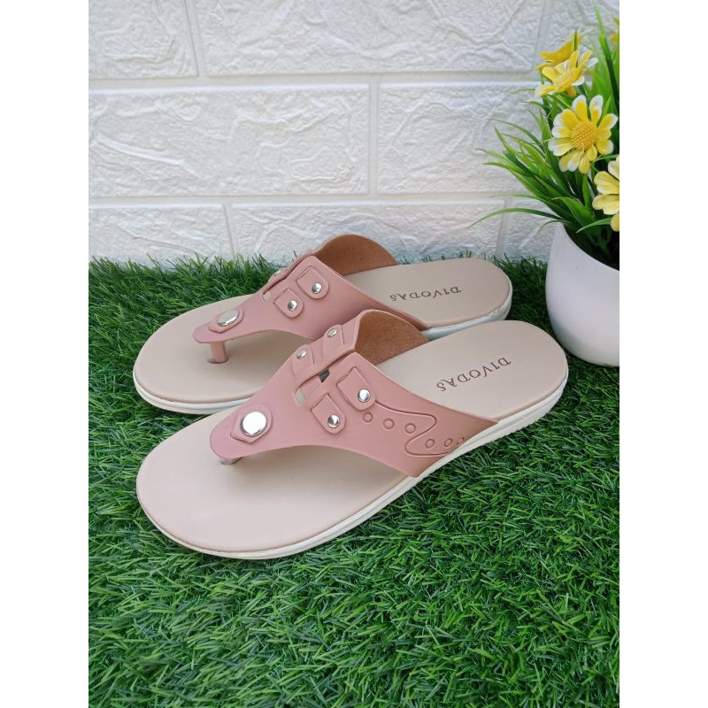 Sandal Wanita Bahan Tebal Dalaman Lembut Anti Slip (Devira)