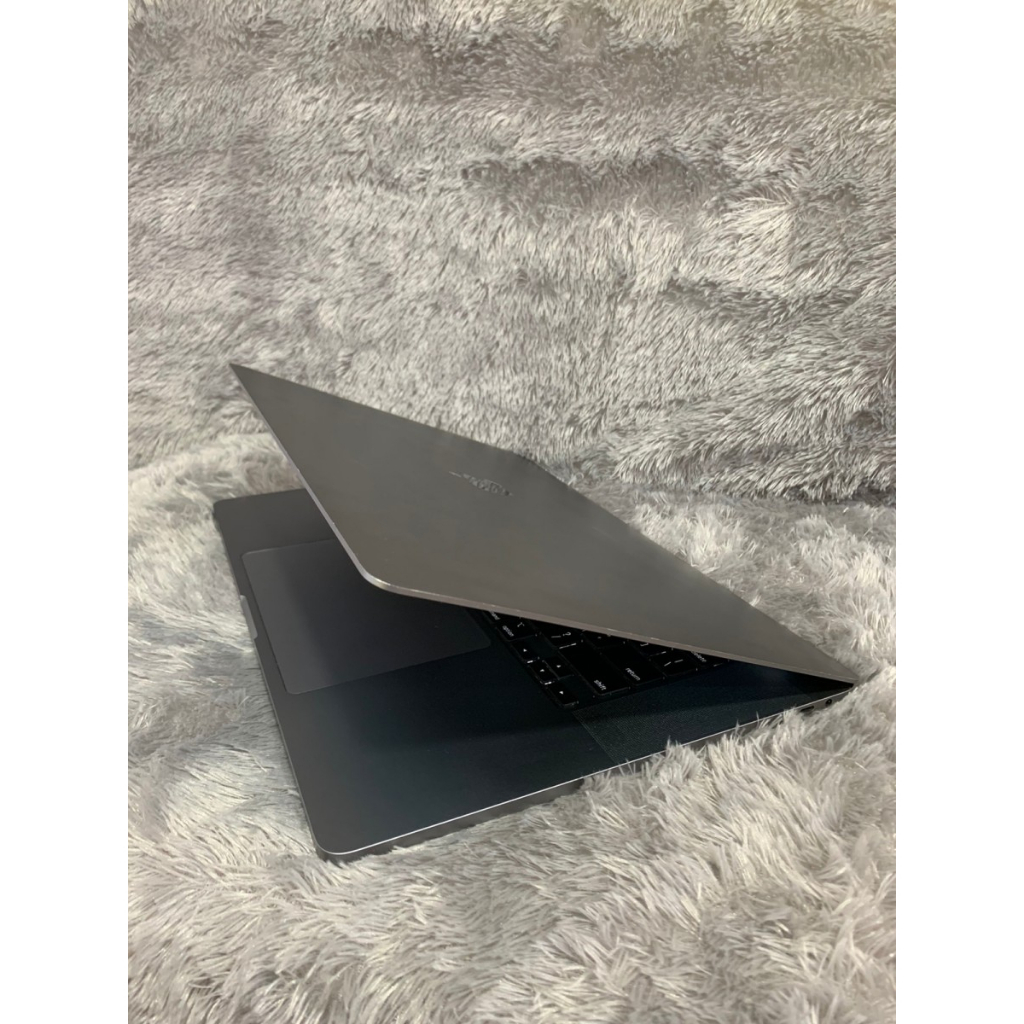 (FREE CASE) MACBOOK PRO 15 INCH TOUCHBAR 2019 RAM 8/16GB SSD 128/256/512GB SECOND ORIGINAL BERKUALITAS HARGA EKONOMIS