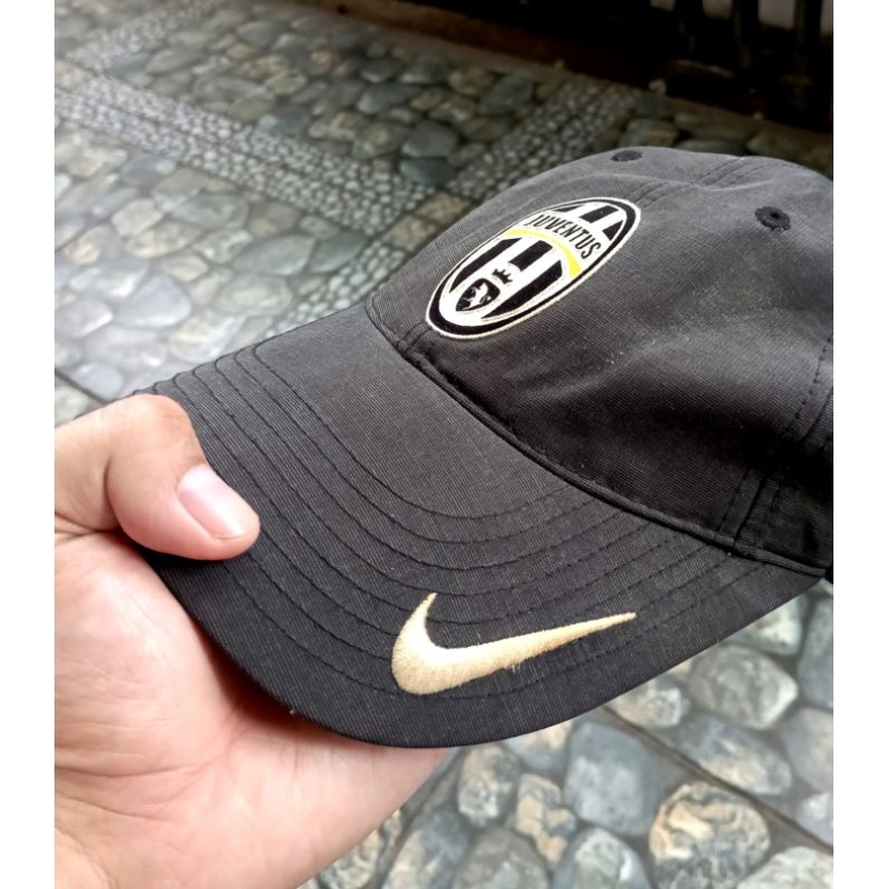 Juventus Caps by nike vintage Caps/topi