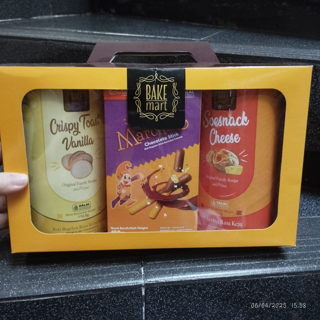 

READY BEKASI 15 FEB 2025 - 3 CAN HAMPERS GIFT PARCEL BAKEMART PREMIUM KARTIKA SARI TOAST HAMPER EID MUBARAK NATAL LEBARAN IDUL FITRI RAMADAN CHRISTMAS GIFT PAKET PACKAGE FESTIVE SEASON CNY IMLEK NEW YEAR TRADISIONAL ORNAMEN AUTHENTIC ORIGINAL KULINER
