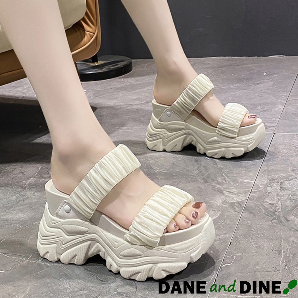 Terbaru Sandal Wedges 9cm Wanita  Dane and Dine - WH46