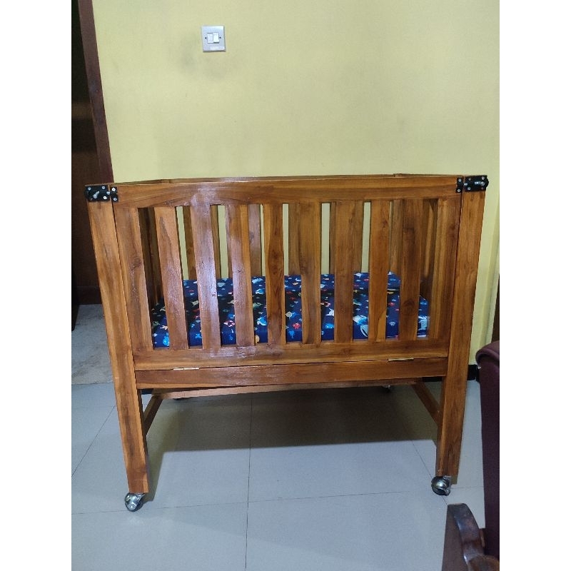 PRELOVED BOX BAYI PEMAKAIAN 1 BULAN / KERANJANG BAYI MURAH / BOX BAYI KAYU / KELAMBU BAYI