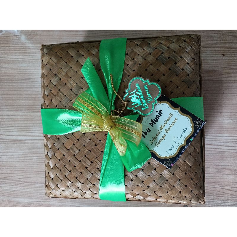 

hampers ayam ingkung kampung