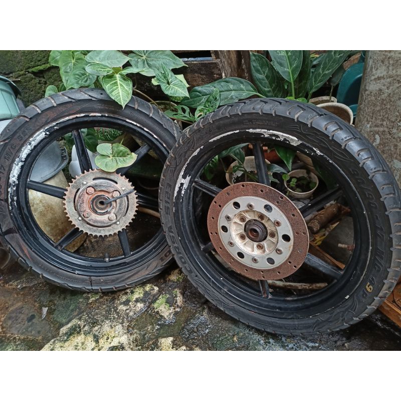 Velg rossi sprint megapro mega pro gl pro Tiger gl racing palang ring 17 kelengkapan seperti difoto 