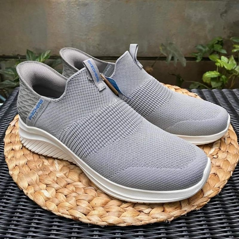 Sepatu Skechers Men (210403)