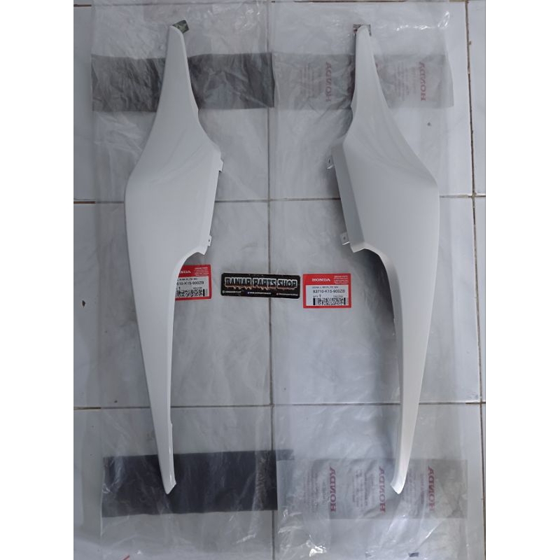 COVER BODY BELAKANG CB150R OLD 83710K15900ZB 83610K15900ZB COWL REAR CB150R OLD ORIGINAL AHM