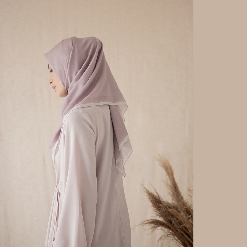 Anjana by Aska Label - Hijab print dengan geometry motif bahan voal warna ungu lilac, beige sand, dan hijau moss