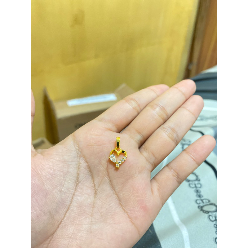 Liontin love kecil lapis emas 24k